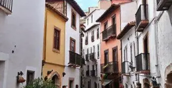 casas estreitas em amparo