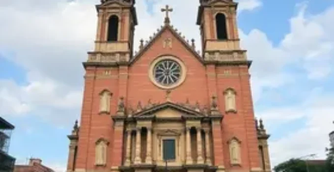Hospitalidade em Igreja Centenária