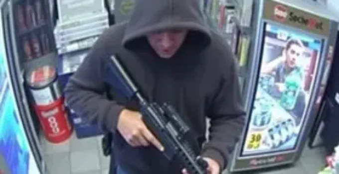 homem armado assalta lanchonete em Amparo