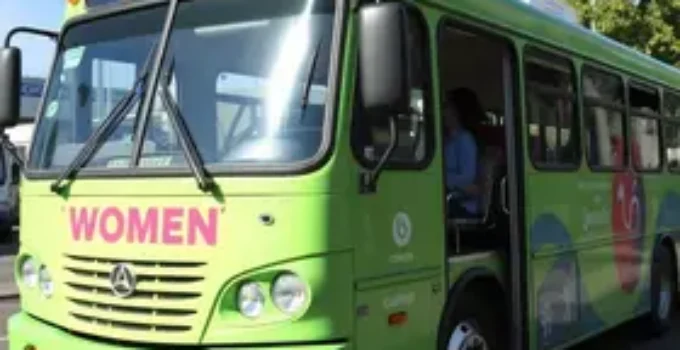ônibus itinerante para mulheres