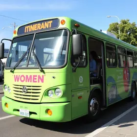 ônibus itinerante para mulheres