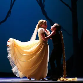 Espetáculo Rapunzel Teatro Municipal Dona Zenaide